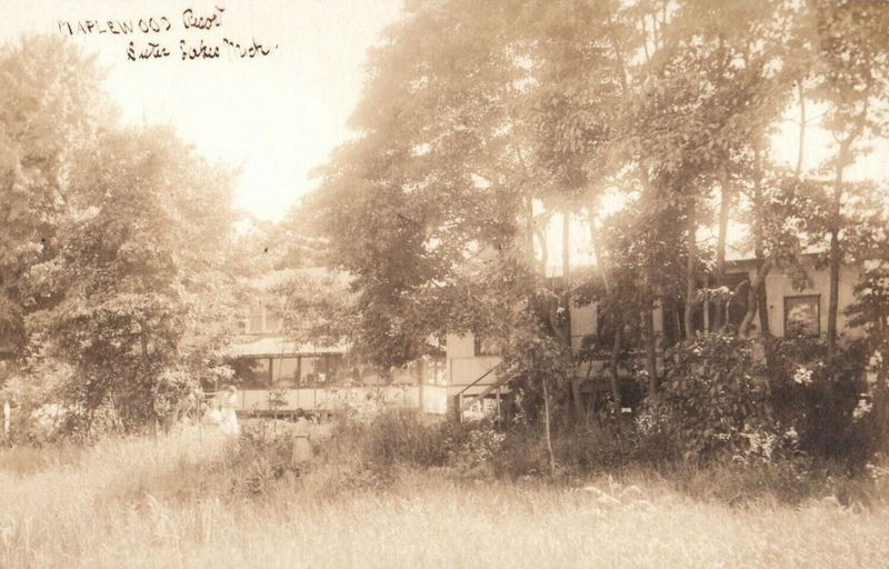 Maplewood Resort (Smallbones Resort) - Vintage Postcard (newer photo)
